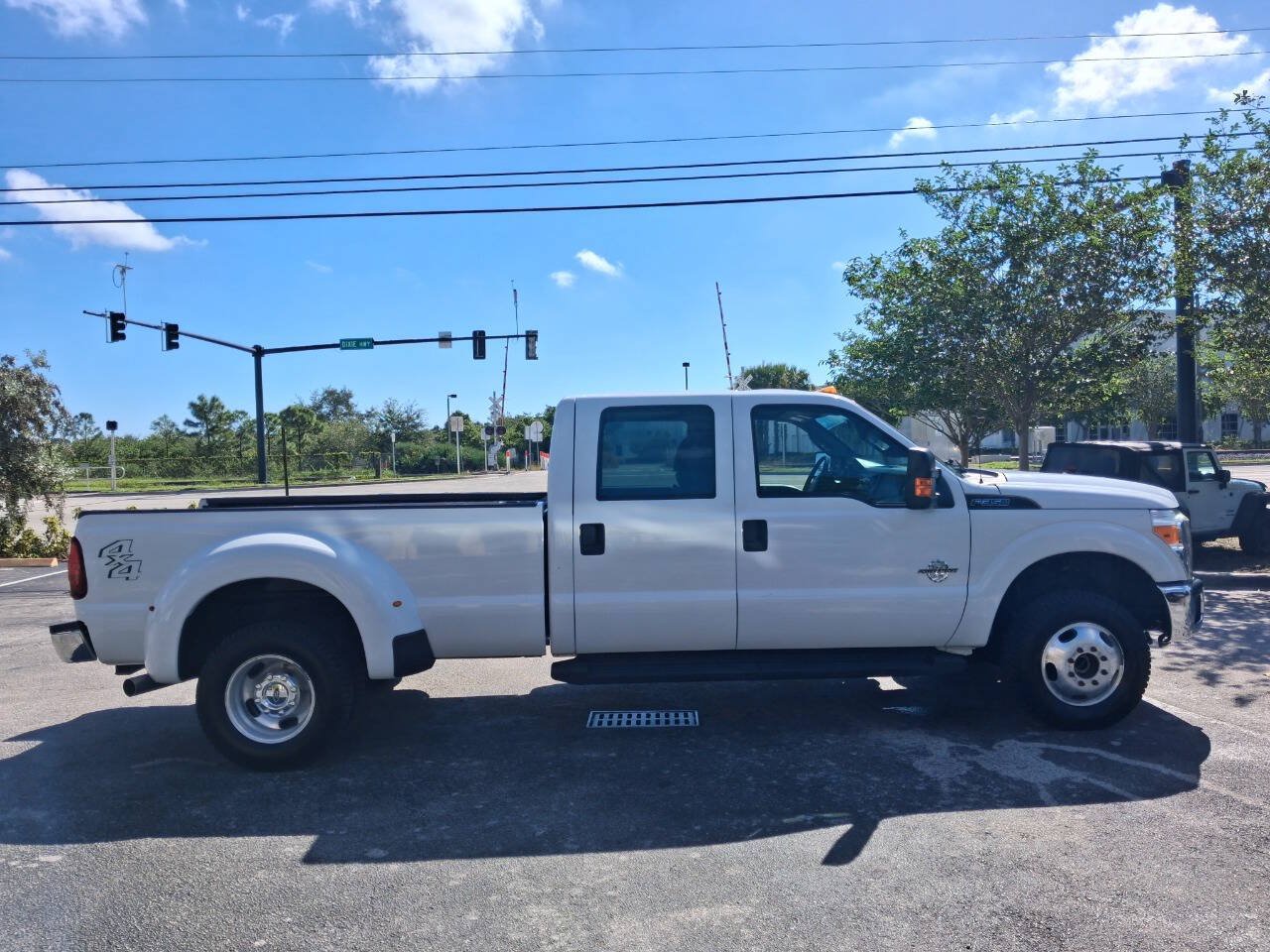 Used 2016 Ford F350 XL w/ Power Equipment Group AWD/4WD image 5