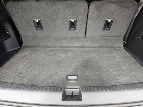 Used 2025 Buick Enclave Avenir image 32