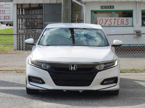 Used 2018 Honda Accord Sport image 2