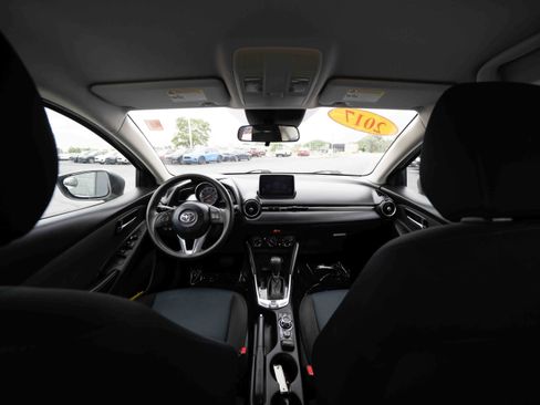 Used 2017 Toyota Yaris iA FWD image 19