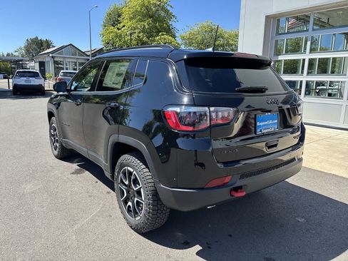 New 2026 Jeep Compass Trailhawk w/ Sun, Sound & Navigation Group AWD/4WD image 3