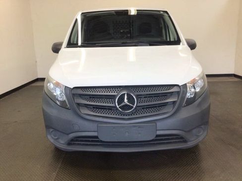 Used 2019 Mercedes-Benz Metris image 2
