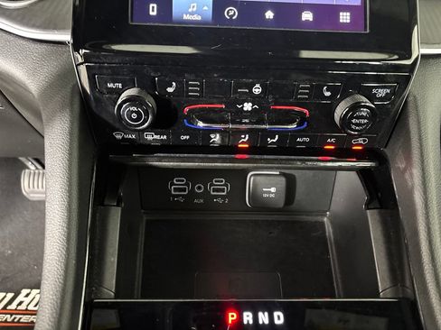 Used 2023 Jeep Grand Cherokee L Laredo AWD/4WD image 21