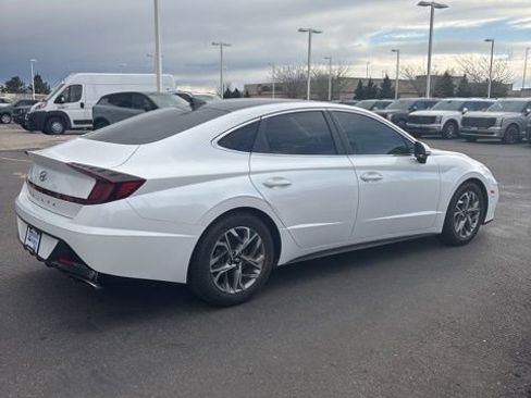 Used 2022 Hyundai Sonata SEL w/ Convenience Package FWD image 2