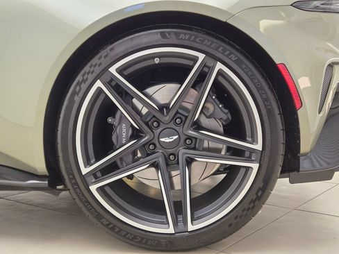 Used 2025 Aston Martin V8 Vantage Coupe RWD image 15