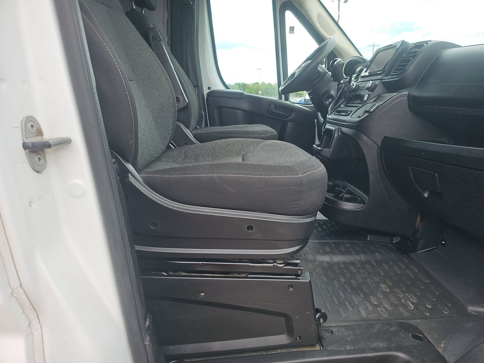 Used 2023 RAM ProMaster 2500 FWD image 12