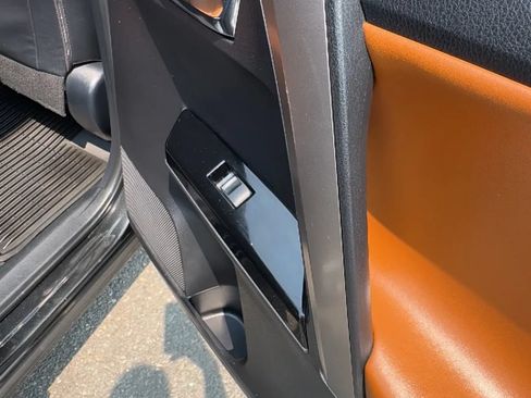 Used 2018 Toyota RAV4 Limited AWD/4WD image 20
