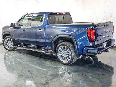 Used 2023 GMC Sierra 1500 Denali w/ Technology Package AWD/4WD image 9