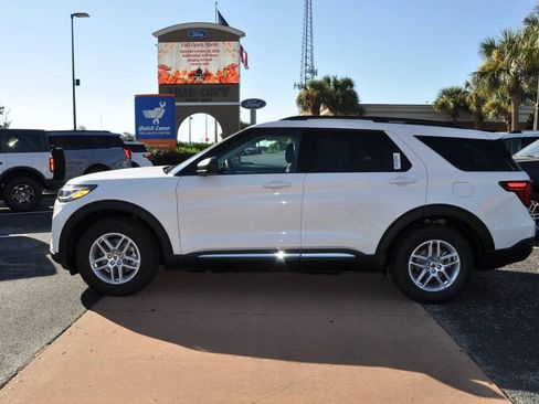 New 2025 Ford Explorer Active w/ Active Comfort Package image 2