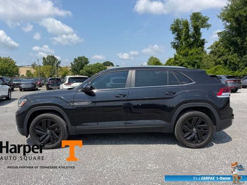 Used 2023 Volkswagen Atlas Cross Sport SE w/ Panoramic Sunroof Package AWD/4WD image 2