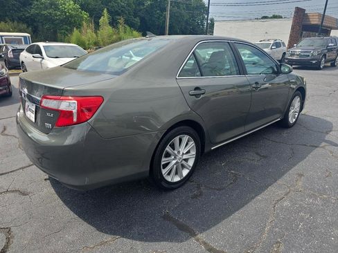 Used 2013 Toyota Camry XLE w/ Leather Pkg FWD image 6