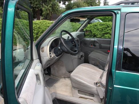 Used 1998 Chevrolet Astro LS RWD image 5