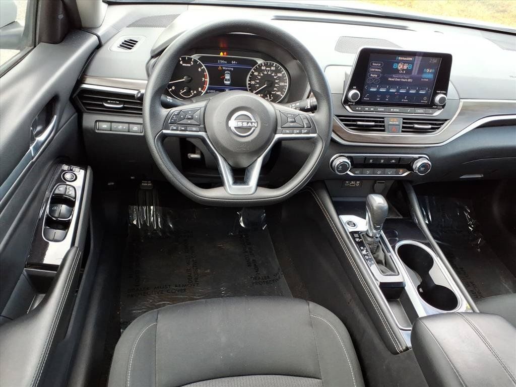 Used 2023 Nissan Altima 2.5 SV FWD image 9