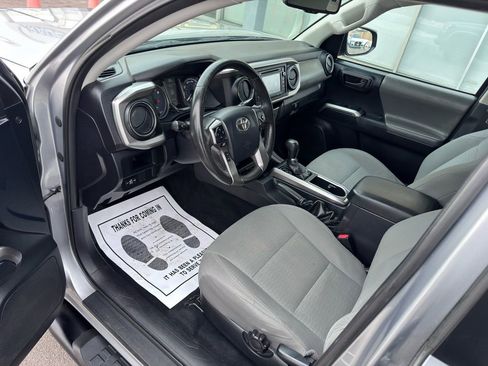 Used 2017 Toyota Tacoma SR5 w/ Tow Package image 13