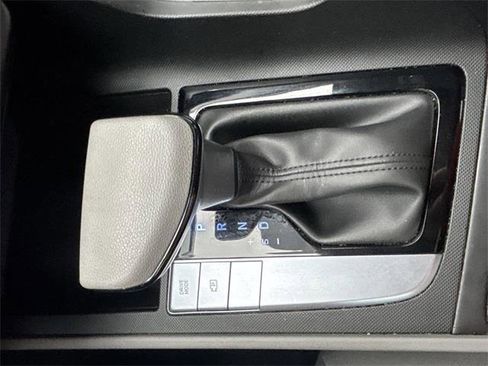 Certified 2025 Hyundai Elantra SE image 20
