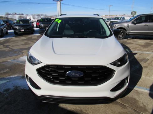 Used 2024 Ford Edge SEL w/ Sport Appearance Package image 2