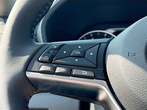 Used 2025 Nissan Sentra SV w/ All-Weather Package FWD image 10