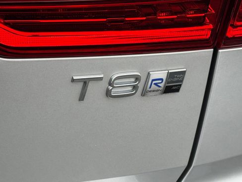 Used 2020 Volvo XC60 T8 R-Design AWD/4WD image 59
