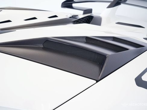 Used 2021 Lamborghini Aventador SVJ AWD/4WD image 12