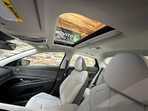 Used 2025 Hyundai Elantra Limited FWD image 21