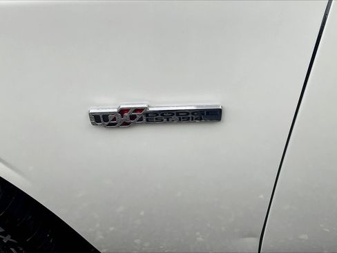 Used 2014 Dodge Challenger SXT RWD image 23