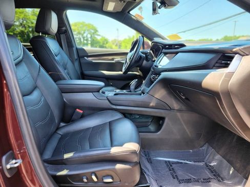 Used 2022 Cadillac XT5 Premium Luxury w/ Platinum Package AWD/4WD image 9