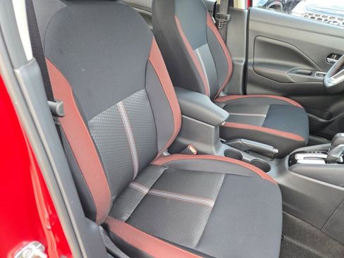 Used 2025 Nissan Versa SR w/ Trunk Package image 9