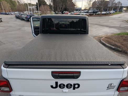 Used 2021 Jeep Gladiator Willys image 26