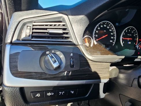 Used 2013 BMW M5 image 23