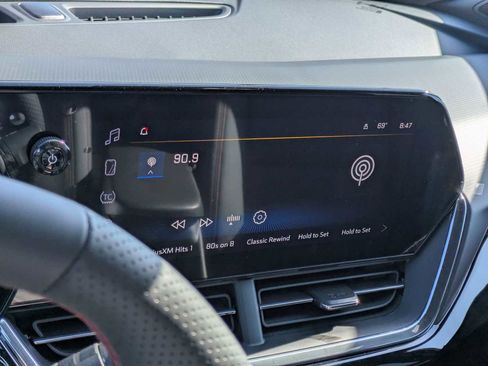 New 2026 Chevrolet Trax RS w/ Sunroof Package FWD image 31