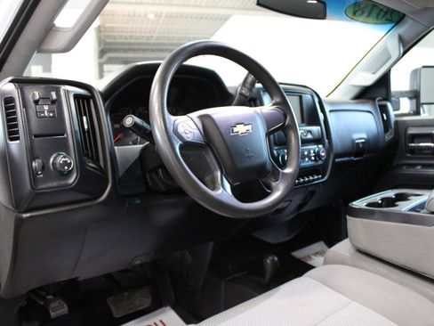 Used 2018 Chevrolet Silverado 2500 W/T w/ WT Convenience Package image 12