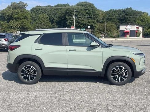New 2026 Chevrolet TrailBlazer LT FWD image 2