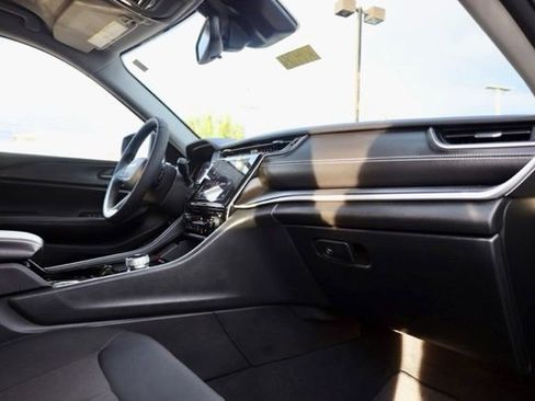 Used 2023 Jeep Grand Cherokee Laredo image 36