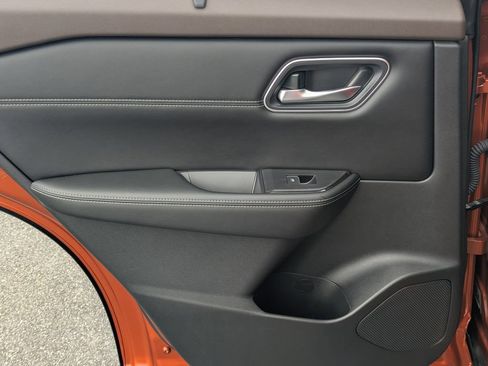 Certified 2021 Nissan Rogue Platinum FWD image 18