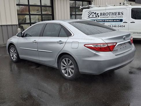 Used 2017 Toyota Camry XLE w/ Moonroof Package image 6