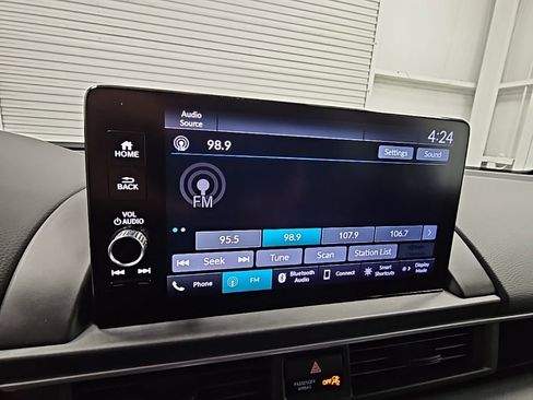 Used 2025 Honda Pilot EX-L image 16