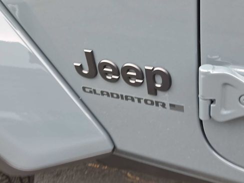 New 2026 Jeep Gladiator Sport AWD/4WD image 15