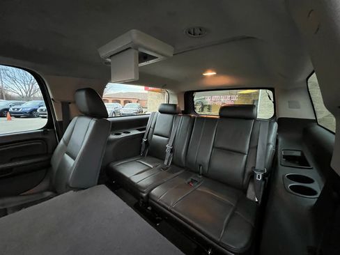 Used 2014 GMC Yukon XL Denali image 31
