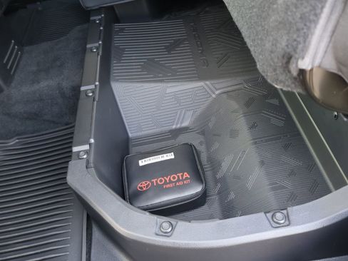 Used 2025 Toyota Tacoma TRD Sport image 26