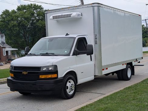 Used 2024 Chevrolet Express 3500 w/ Power Convenience Package RWD image 1