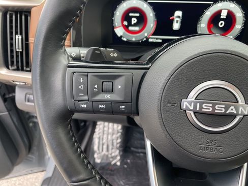 Used 2025 Nissan Pathfinder Platinum w/ Cargo Package image 14