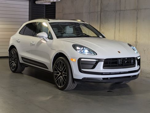 New 2026 Porsche Macan AWD/4WD image 11