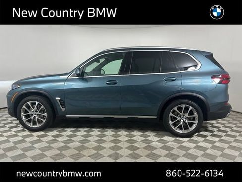 Used 2025 BMW X5 xDrive40i w/ Premium Package AWD/4WD image 4