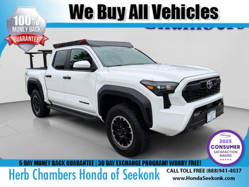 Used 2025 Toyota Tacoma TRD Off-Road AWD/4WD image 1