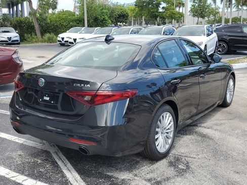 New 2023 Alfa Romeo Giulia Sprint image 6