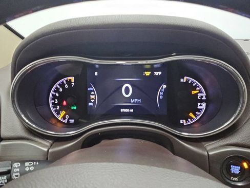 Used 2019 Jeep Grand Cherokee Overland AWD/4WD image 16