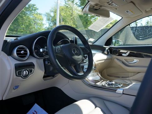 Used 2019 Mercedes-Benz GLC 300 image 21