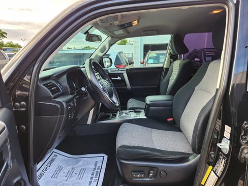 Used 2015 Toyota 4Runner SR5 RWD image 11