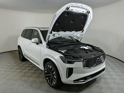 New 2026 Volvo XC90 B6 Plus w/ Protection Package Premier image 35