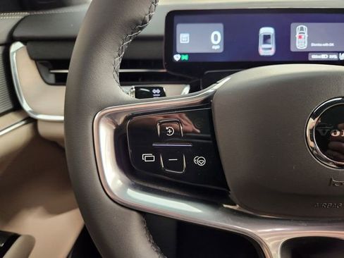 New 2026 Volvo EX90 Plus image 24